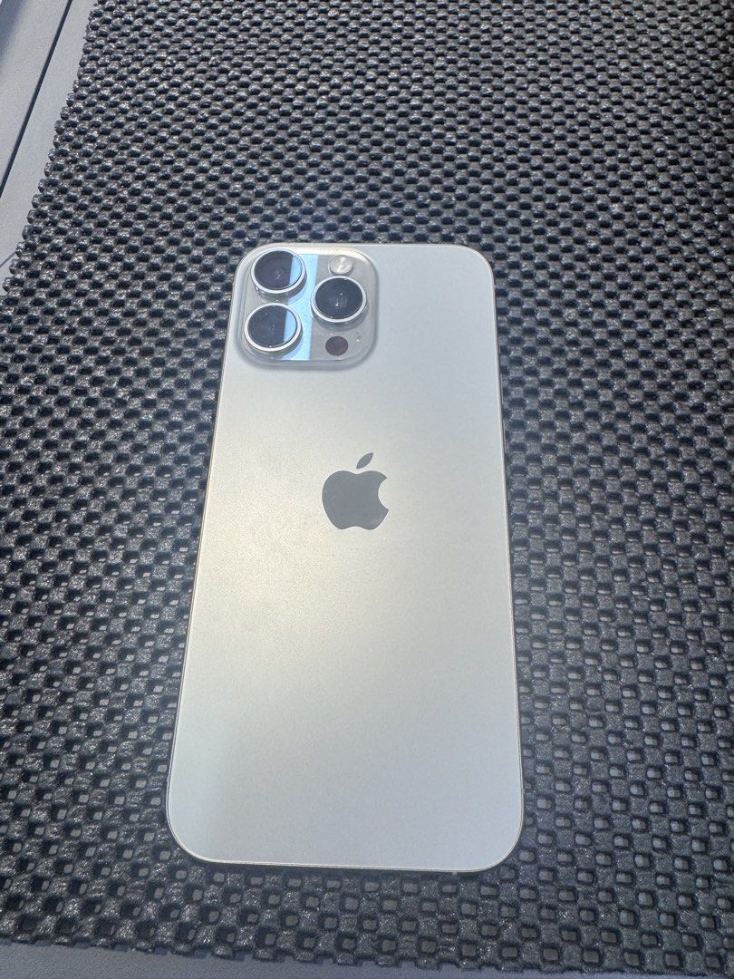 Iphone 16 pro max (Category: iPhone 16 Series) located in Quezon City. Submitted by mjsogocio (Listing ID 1468840238, Image 3). Description: Good as new. Pang camera lang ginagamit. Never ginamit sa games. No scratches. Spare phone lang for camera (negotiable) Rfs: upgrade .