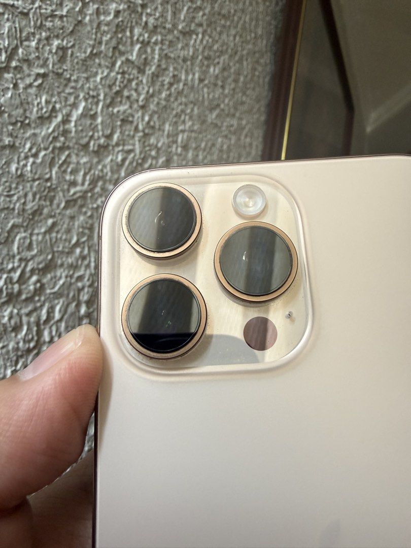 Iphone 16 Pro Max 256Gb (Category: iPhone 16 Series) located in Makati City. Submitted by engraldrn (Listing ID 1468733804, Image 1). Description: FS: IP16 Pro Max 256gb Desert Titanium 88% BH Complete and free legit spigen case RFS: Upgrade.