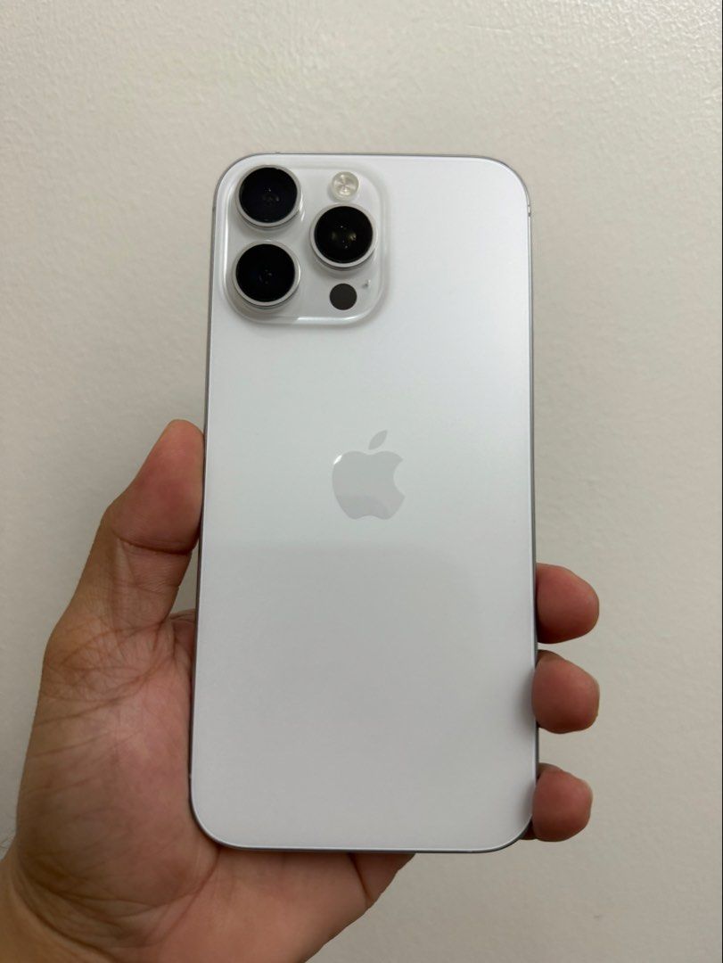 iPhone 16 Pro Max 256gb FU (Category: iPhone 16 Series) located in Quezon City. Submitted by mjsonlineshop (Listing ID 1468786341, Image 1). Description: iPhone 16 PRO MAX 256GB SILVER FACTORY UNLOCKED 99% smooth (May small dent dahil sa hard case. Hindi halata) 100% good condition 89% battery health Unit, cord and case ONLY 🔖 P43,500.00 LAST PRICE POSTED (PASS PO AKO SA 40K KUNIN KO NA) RFS: need cash 📍 JOLLIBEE ALTARAZA SJDM Bulacan ONLY 📍SM