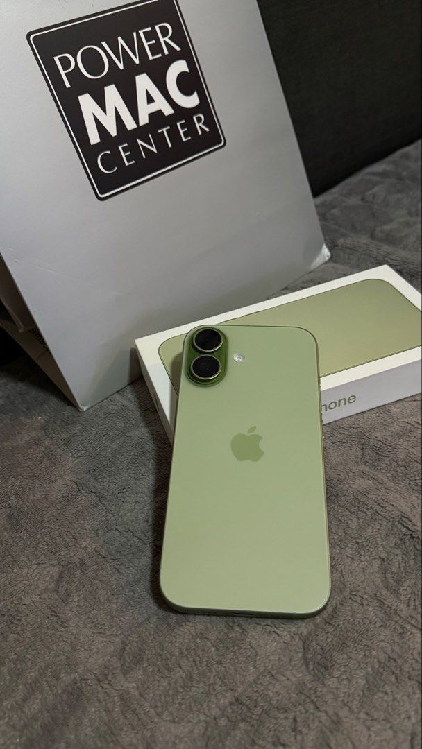 IPHONE 17 256GB 100% BH No issues!! (Category: iPhone 17 Series) located in Manila. Submitted by koyct (Listing ID 1468882118, Image 1). Description: iPhone 17 brought at PowerMac MOA -NO SIM RESTRICTIONS - 256GB Storage - Color: Sage - Battery health: 100% - Still under warranty - Purchase date: July 2026 - with powermac paper bag, orig box, and receipt - Meetups available at SM Mall of Asia, taft ave Rfs: will upgrade .