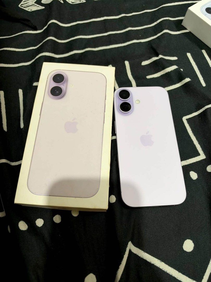 IPHONE 17 256GB (Category: iPhone 17 Series) located in Santa Maria. Submitted by stealdealts (Listing ID 1468828861, Image 1). Description: IPHONE 17 256GB COMPLETE SET WITH BOX & CHARGER NO HISTORY OF REPAIR.