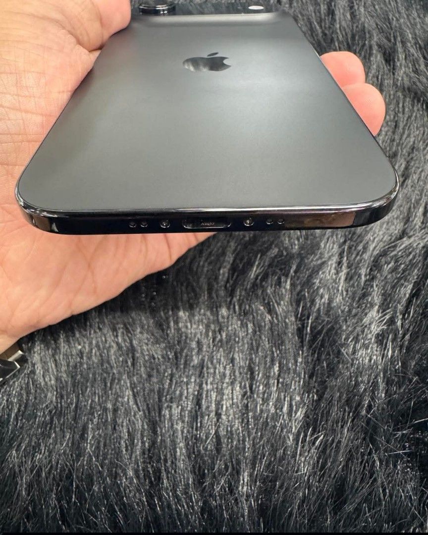 iPhone 17 Air (Category: iPhone 17 Series) located in Manila. Submitted by pkjhgfdsa (Listing ID 1468724722, Image 3). Description: Apple iPhone 17 Air 256gb Factory Unlocked - Black Quickspecs: -iOS 26.6.1 -100% Batt health -9 Cycle Count -NTC Approved! Inclusions: Unit itself and charger See pics to appreciate! ✅ Price is Negotiable PM lang!!.