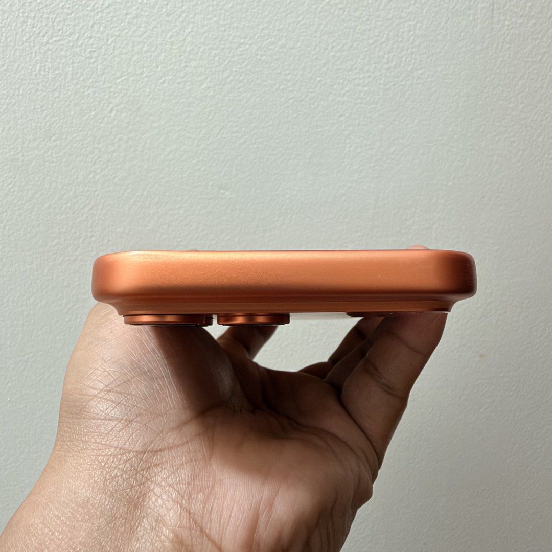 iPhone 17 Pro Max 256GB - Cosmic Orange (Category: iPhone 17 Series) located in Bacoor. Submitted by jethrocaorong (Listing ID 1468757041, Image 2). Description: * 256GB Storage * Cosmic Orange * 93% Battery Health * 543 Cycle Count * Battery Condition: Normal * Physical SIM + eSIM variant * No iCloud lock * All functions working * Minimal sign of usage - see actual photos * Complete with original box and receipt Inclusions: * iPhone 17 Pro Max *