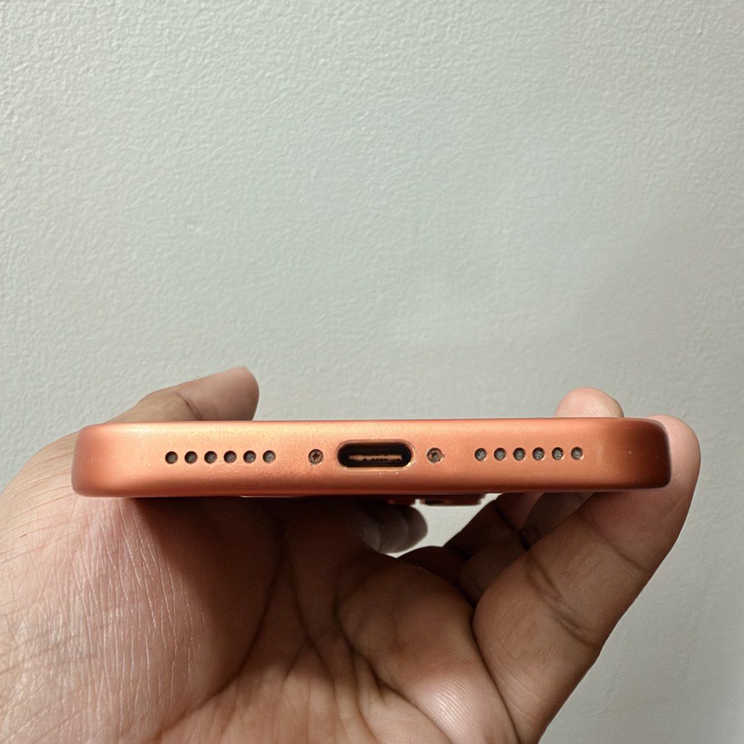 iPhone 17 Pro Max 256GB - Cosmic Orange (Category: iPhone 17 Series) located in Bacoor. Submitted by jethrocaorong (Listing ID 1468757041, Image 3). Description: * 256GB Storage * Cosmic Orange * 93% Battery Health * 543 Cycle Count * Battery Condition: Normal * Physical SIM + eSIM variant * No iCloud lock * All functions working * Minimal sign of usage - see actual photos * Complete with original box and receipt Inclusions: * iPhone 17 Pro Max *