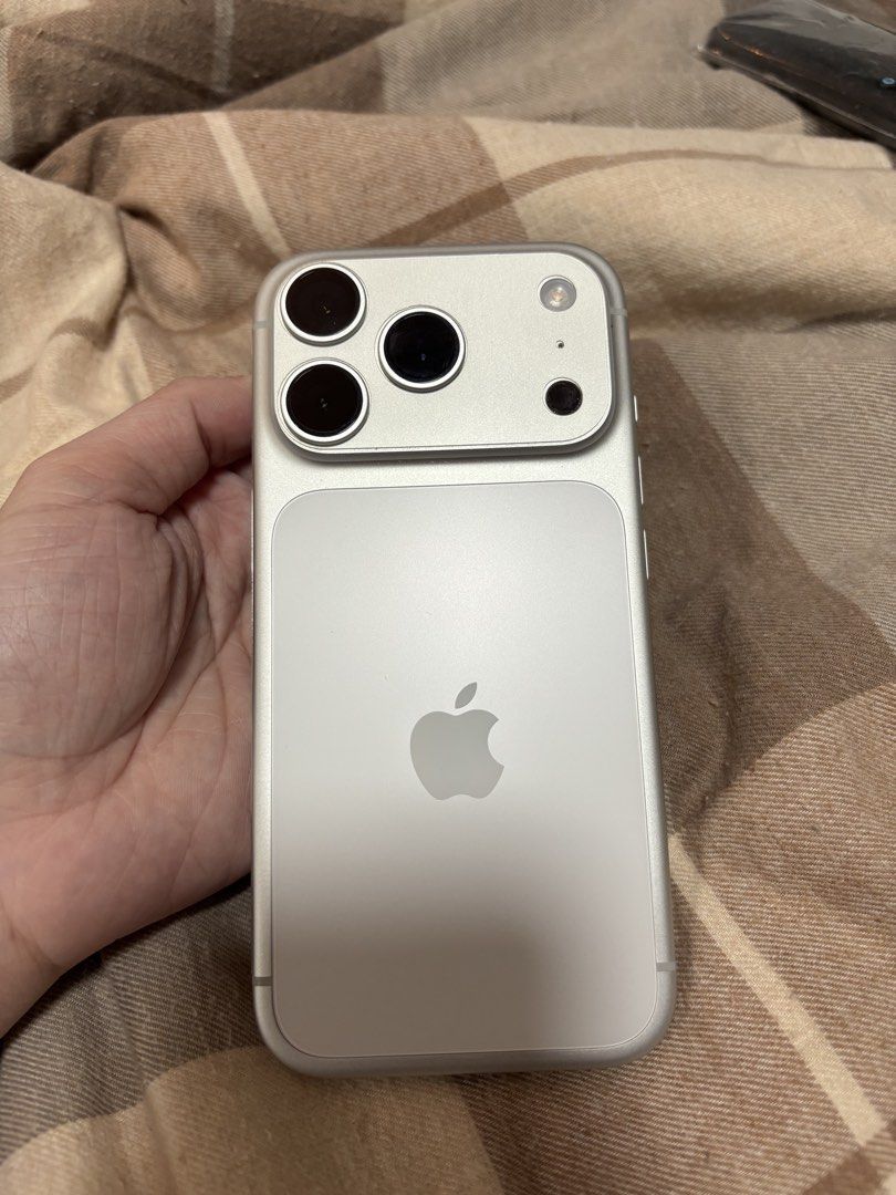 iPhone 17 Pro Silver 256 gb 100% BH (Category: iPhone 17 Series) located in Taguig. Submitted by 888nini56 (Listing ID 1468899176, Image 2). Description: iPhone 17 Pro - 256 GB Silver 100% BH Bought last Aug 18 2026, warranty until 2027 Cycle count: 81 Complete inclusions, unused cord Case protected since Day 1 RFS: upgrading to 18.