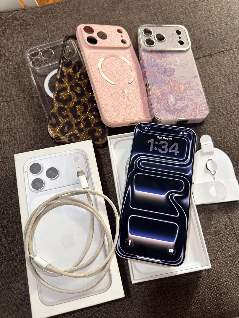 iPhone 17promax 256gb silver (Category: iPhone 17 Series) located in Manila. Submitted by micae16 (Listing ID 1468762190, Image 1). Description: For sale only iPhone 17promax 256gb No issue No history of repair No dents or scratch All parts orig 89bh orig Openline any sim Ntc approved Comes with Cases | orig cord | orig box Loc mam.