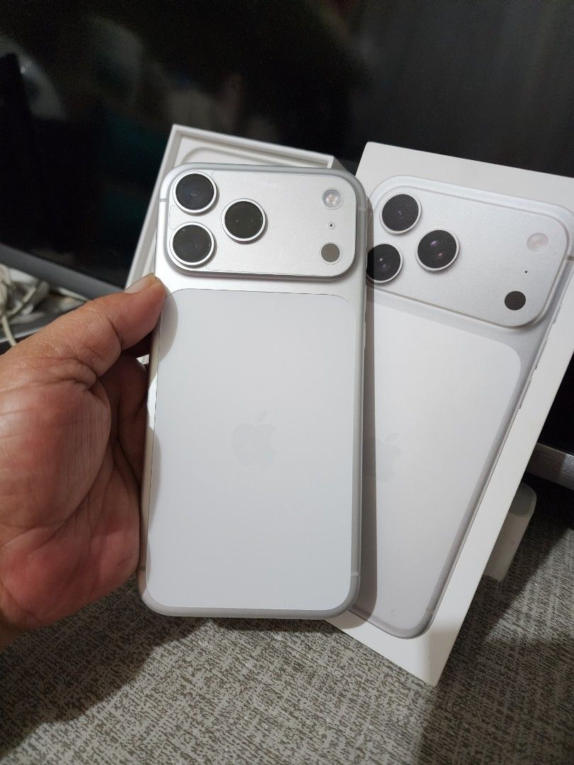 iphone 17promax silver 512gb slightly use (Category: Other Mobile & Gadget Accessories) located in San Juan City. Submitted by chellegadgetsshop (Listing ID 1468890372, Image 1). Description: iphone 17promax silver 512gb slightly use factory unlock ntc approval 100% battery health 32 cycle count warranty apple no issue check all u want call or txt me 09279944333.09353229255 we do meet up cash on delivery pick up store greenhills shopping center S