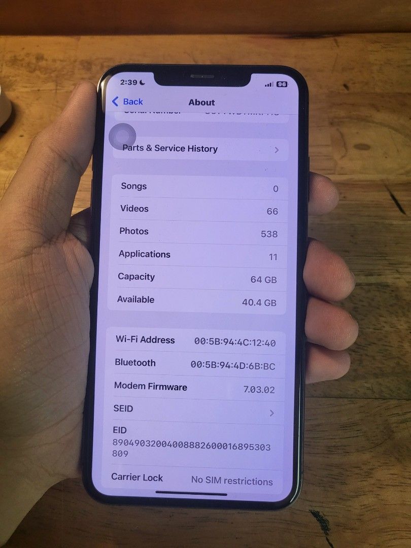 Iphone Xs Max - Black 64GB (Category: iPhone X Series) located in Santiago. Submitted by j_tech05 (Listing ID 1468768955, Image 3). Description: Original all parts, no history of repair. ✅️ Working all ✅️Factory unlocked 64 GB 71% Battery Health Unit Only Reason for selling: Need funds .