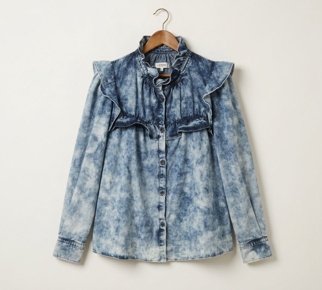 Isabel Marant (Category: Longsleeves) located in Iba. Submitted by selector_items (Listing ID 1468874318, Image 2). Description: Soft Denim✅👌 Want it Parisian?? Want it Luxxe? 👇❣️ Isabel Marant is considered luxury / designer brand* ✨Isabel Marant = "Contemporary Luxury" / "Luxury Boho"* **Brand DNA** Parisian boho-chic Why it's luxury:* 1. *Materials*: 100% cotton, high-quality denim 2. *Made in*: Europe - Tunisia, France, Italy, Portugal per 