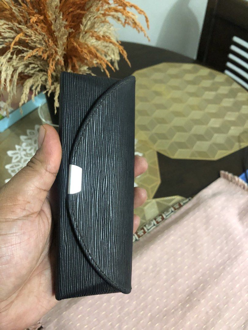 Isseido black hardshell eyeglass case (Category: Sunglasses & Eyewear) located in Lucena. Submitted by kweenritz (Listing ID 1468774396, Image 3). Description: Hi!!! Selling this hardshell eyeglass case from a famous Japanese brand “Isseido”. Complete with wipe cloth. Authentic. Very nice condition. 150 only plus shipping fee.