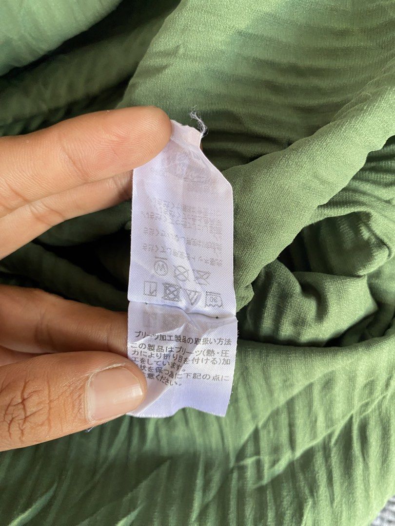 Issey Miyake Me (Category: Luxury Apparel) located in Tandag. Submitted by ChristianThrift (Listing ID 1468724905, Image 3). Description: excellent Condition 10/10 Color rate No issues.