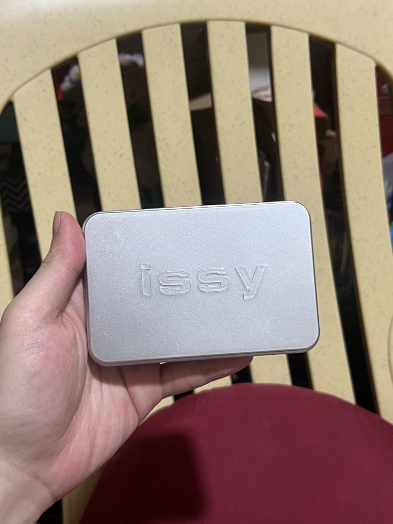 Issy Custom Face Palette (Category: Makeup) located in Angeles City. Submitted by papillonpapi (Listing ID 1468845528, Image 2). Description: SHADES: Eclipse, Intimate, Ember PAMPANGA - shipping via j&t or meetup dunkin astro park.