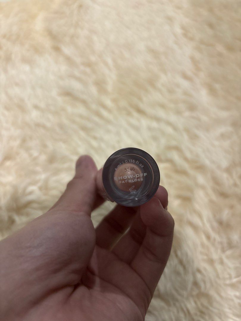 Issy Fat Gloss in Show-Off (Category: Makeup) located in Paranaque City. Submitted by _outfits (Listing ID 1468918832, Image 2). Description: Issy Lip Gloss Shade: Show-Off used 3x.