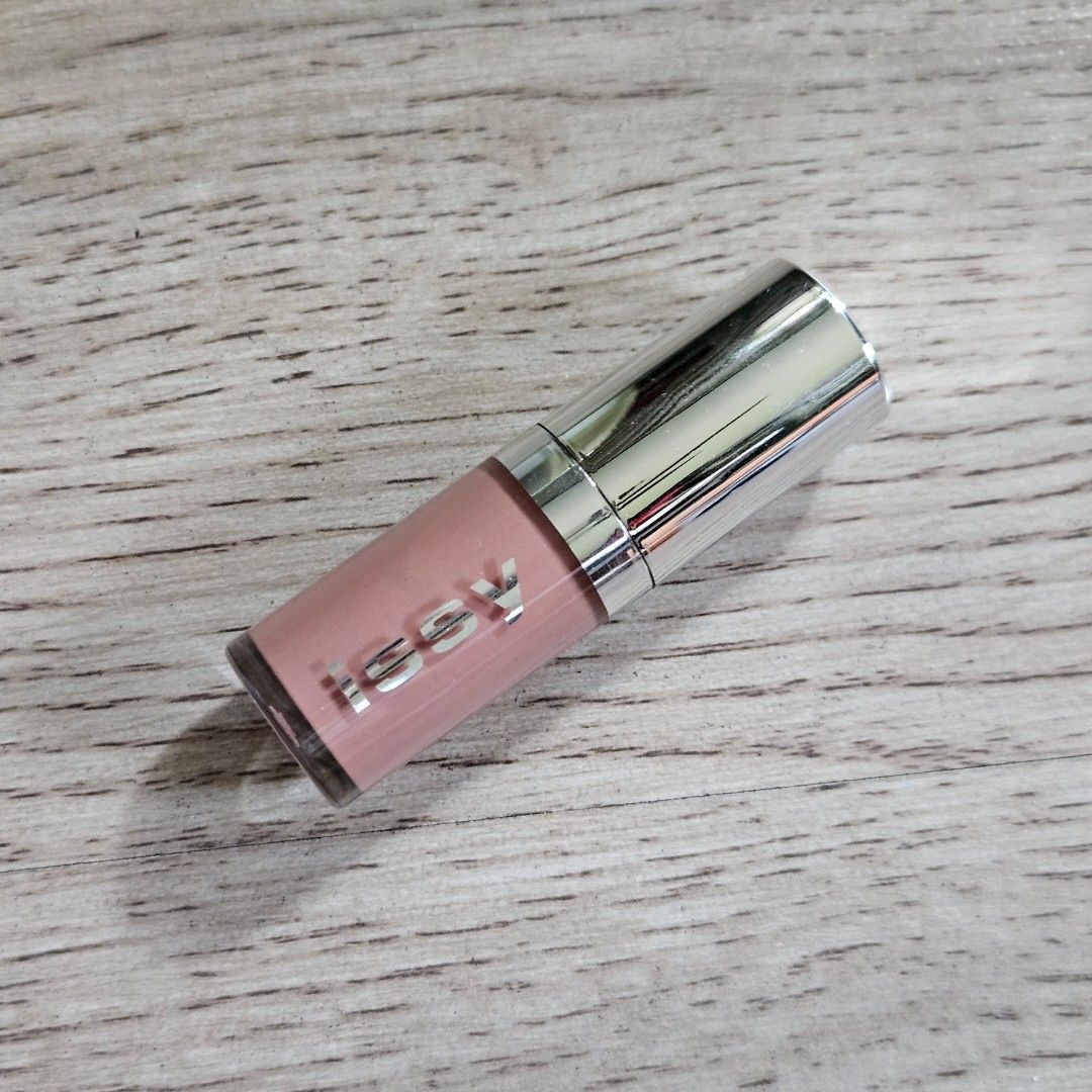 Issy Hydragloss Cowgirl (Category: Makeup) located in Quezon City. Submitted by dboba (Listing ID 1468717015, Image 1). Description: brown pink with some shimmer.