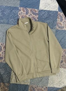 (Category: ) located in . Submitted by nishthrifting (Listing ID 1468888177, Image 1). Description: .