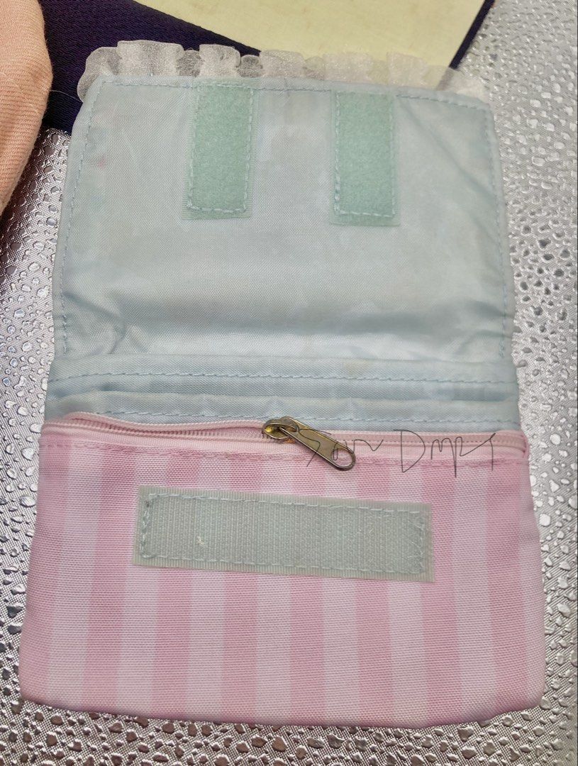 Japan Pouch Bundle (Category: Purses & Pouches) located in Pasig City. Submitted by sourdrops (Listing ID 1468759859, Image 3). Description: - need washing .