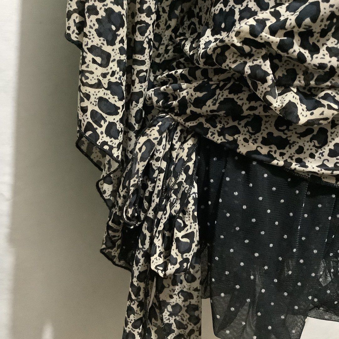 JASON Leopard Batwing Sleeves Blouse (Category: Blouses) located in Cavite. Submitted by kbyshe_catalog (Listing ID 1468852027, Image 3). Description: s-large batwing sleeves style double lining (may tali sa side).