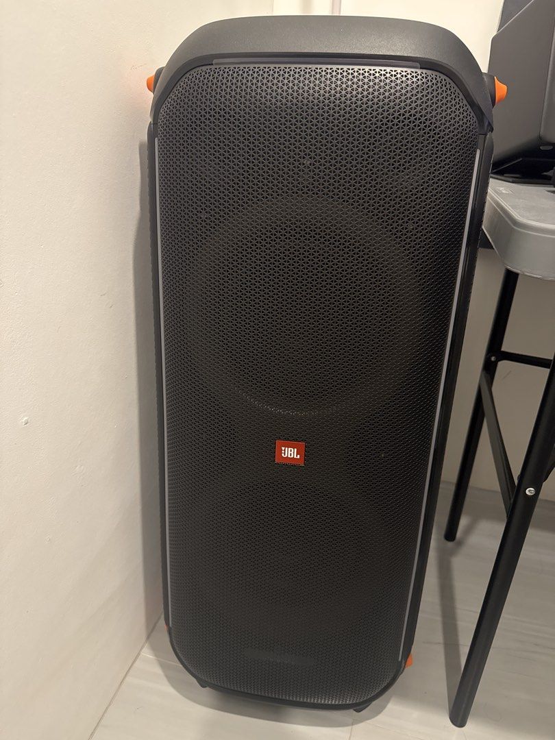 JBL PartyBox 710 (Category: Soundbars, Speakers & Amplifiers) located in Mandaluyong City. Submitted by kennethestrada215 (Listing ID 1468888617, Image 1). Description: -Pristine condition, good as new -Classic JBL look -Test all you want -no box .
