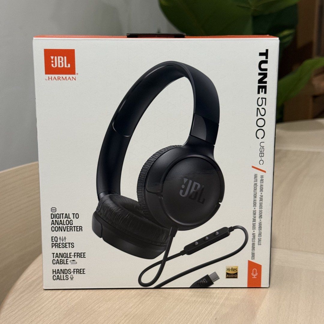 JBL Tune 520C USB-C Black (Category: Headphones & Headsets) located in Imus. Submitted by alexandrianicolenavarro (Listing ID 1468888373, Image 1). Description: .