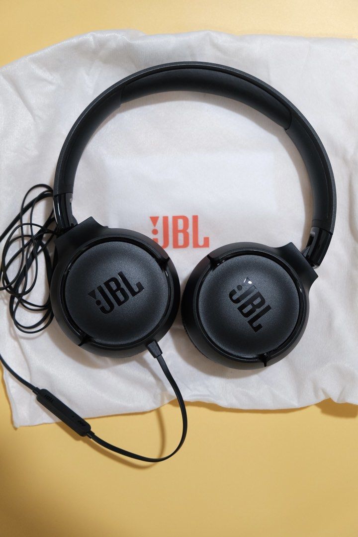 JBL Tune 520C USB-C On-Ear Headphones (Category: Headphones & Headsets) located in Manila. Submitted by rnbch_01 (Listing ID 1468828039, Image 2). Description: - Model: JBL Tune 520C USB-C Wired Headphones (Black) - Condition: Brand new, opened for testing only and working great - Audio: High-resolution audio support with built-in DAC and customizable EQ presets - Features: Hands-free calling and tangle-free cable - Inclusions: Original box and p