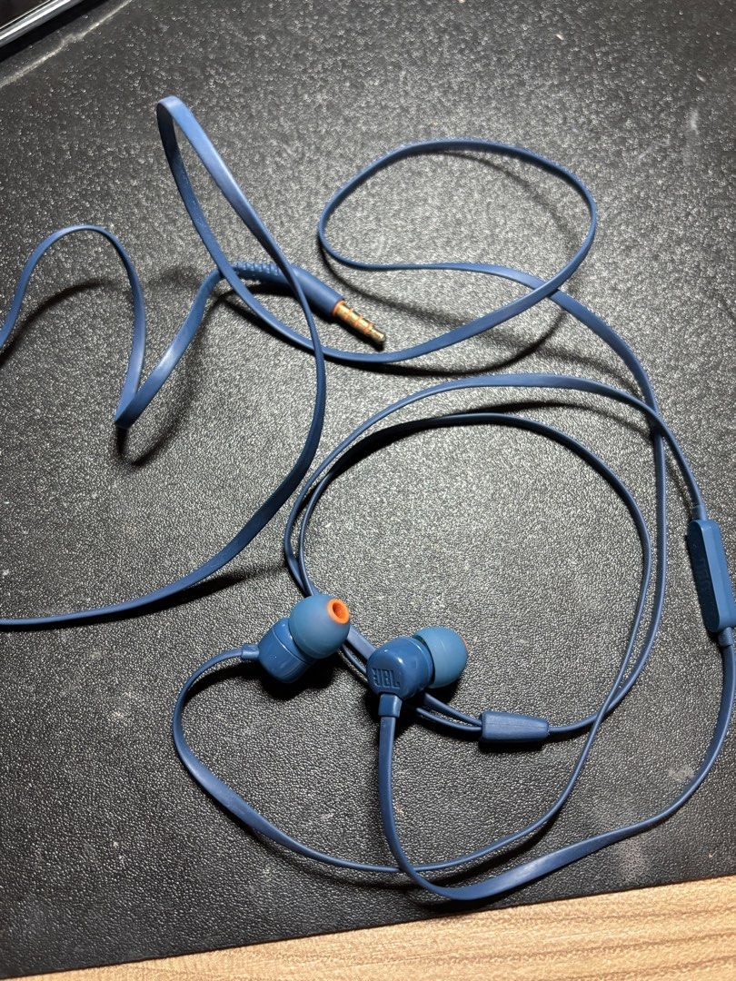 JBL wired earphones (Category: Earphones) located in Quezon City. Submitted by skie_ (Listing ID 1468875653, Image 1). Description: .