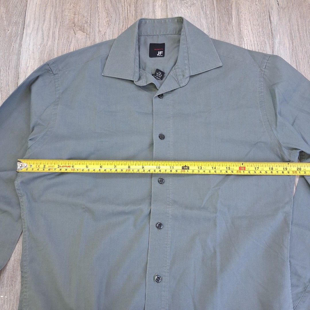 JFerrar Men's Formal Longsleeve Button Down Collared Shirt (Category: Formal Shirts) located in Bauang. Submitted by tavias.shop (Listing ID 1468871652, Image 2). Description: from US box.