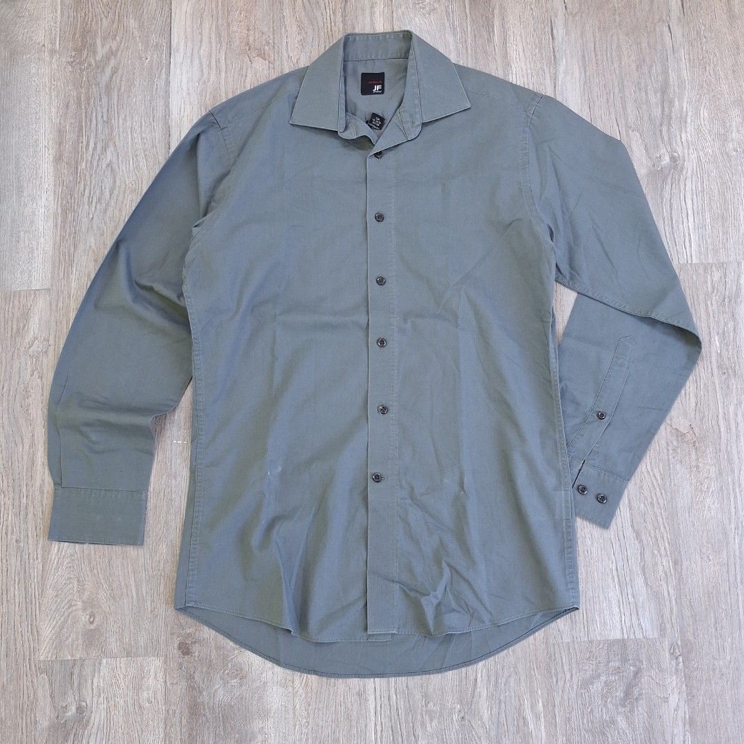 JFerrar Men's Formal Longsleeve Button Down Collared Shirt (Category: Formal Shirts) located in Bauang. Submitted by tavias.shop (Listing ID 1468871652, Image 1). Description: from US box.