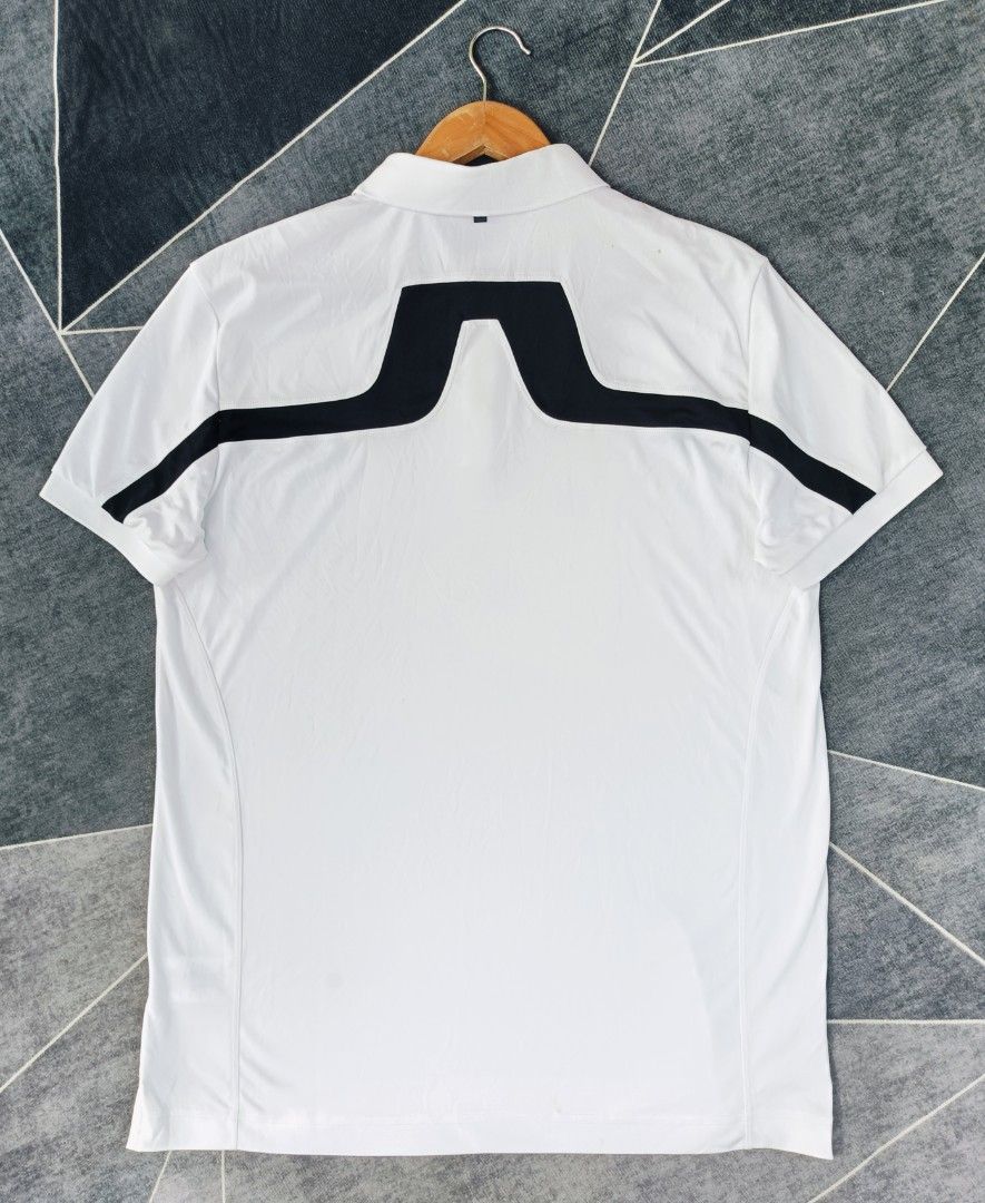 j.lindeberg Polo (Authentic) (Category: Tshirts & Polo Shirts ) located in Cebu City. Submitted by renzecamingay (Listing ID 1468741652, Image 2). Description: J.Lindeberg Polo Good as New Large on Tag Width 22.5 Length 29 3k Plus ship Only Thank you and GOD bless ☺️.