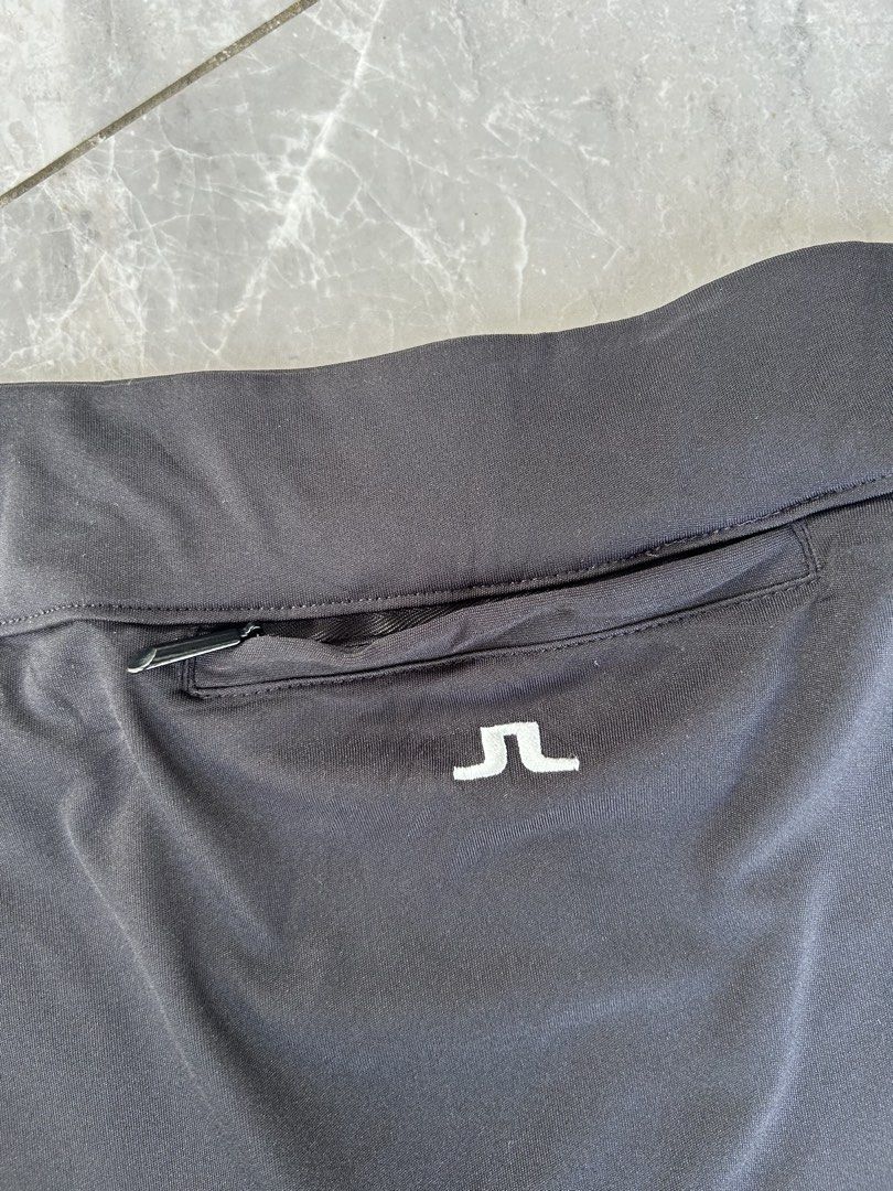 j.lindeberg SKIRT (Category: Skirts) located in Makati City. Submitted by roldanamparo (Listing ID 1468763456, Image 3). Description: J.LINDEBERG SKIRT Color rate 10/10 No issue Size:M •Waist:30-31 •Length:13.2 Pm📩.