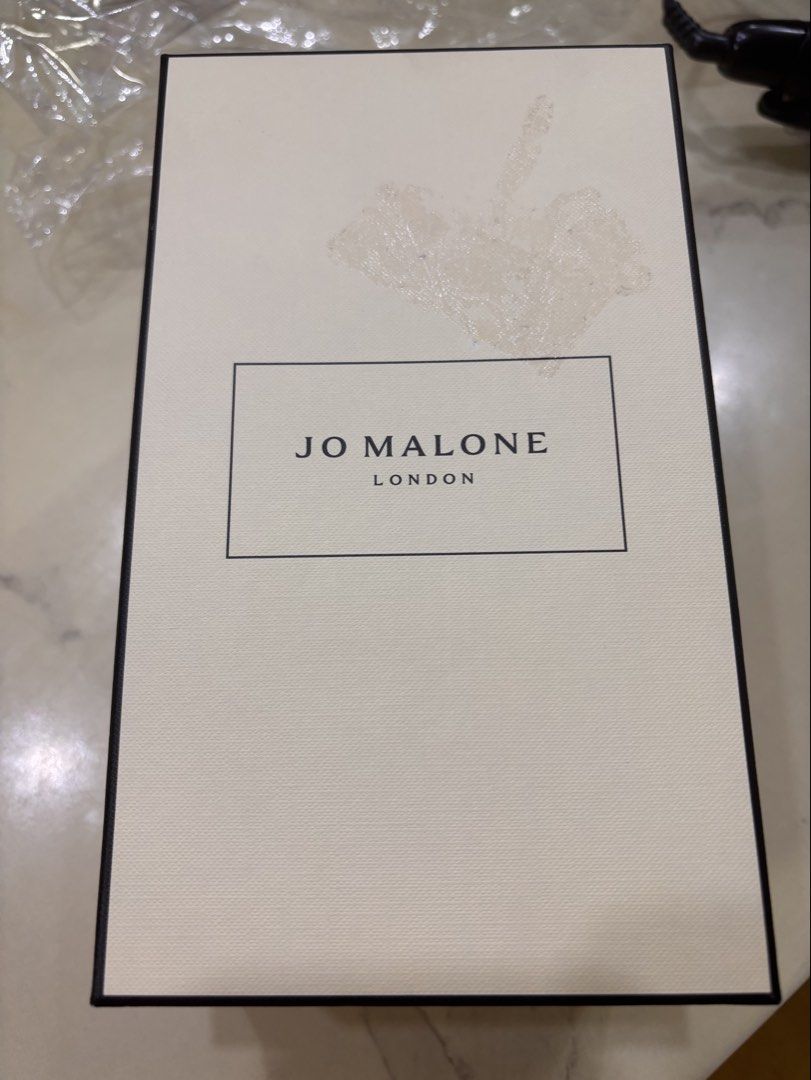 Jo Malone London Lime Basil & Mandarin Diffuser Set (Category: Fragrance & Deodorants) located in Caloocan City. Submitted by pnkcshmr (Listing ID 1458394817, Image 3). Description: - Jo Malone London Diffuser - Scent: Lime Basil & Mandarin - Includes reeds - hindi nagamit.