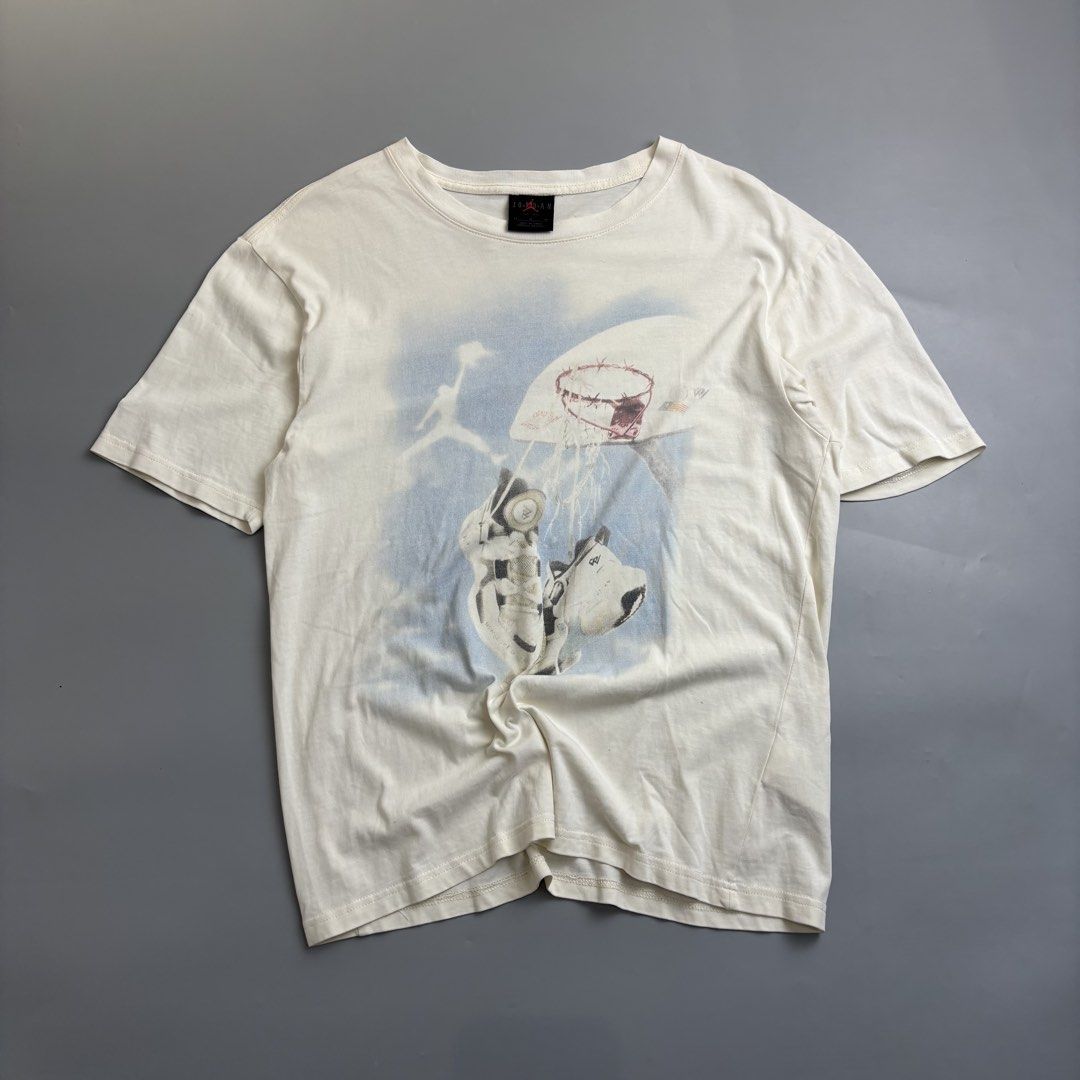 JORDAN (Category: Tshirts & Polo Shirts ) located in Taguig. Submitted by phil_thriftz (Listing ID 1468868554, Image 1). Description: DIMENSIONS: 21x26 ISSUE: need wash COLOR RATE: 9.5/10 CONDITION: Good condition .