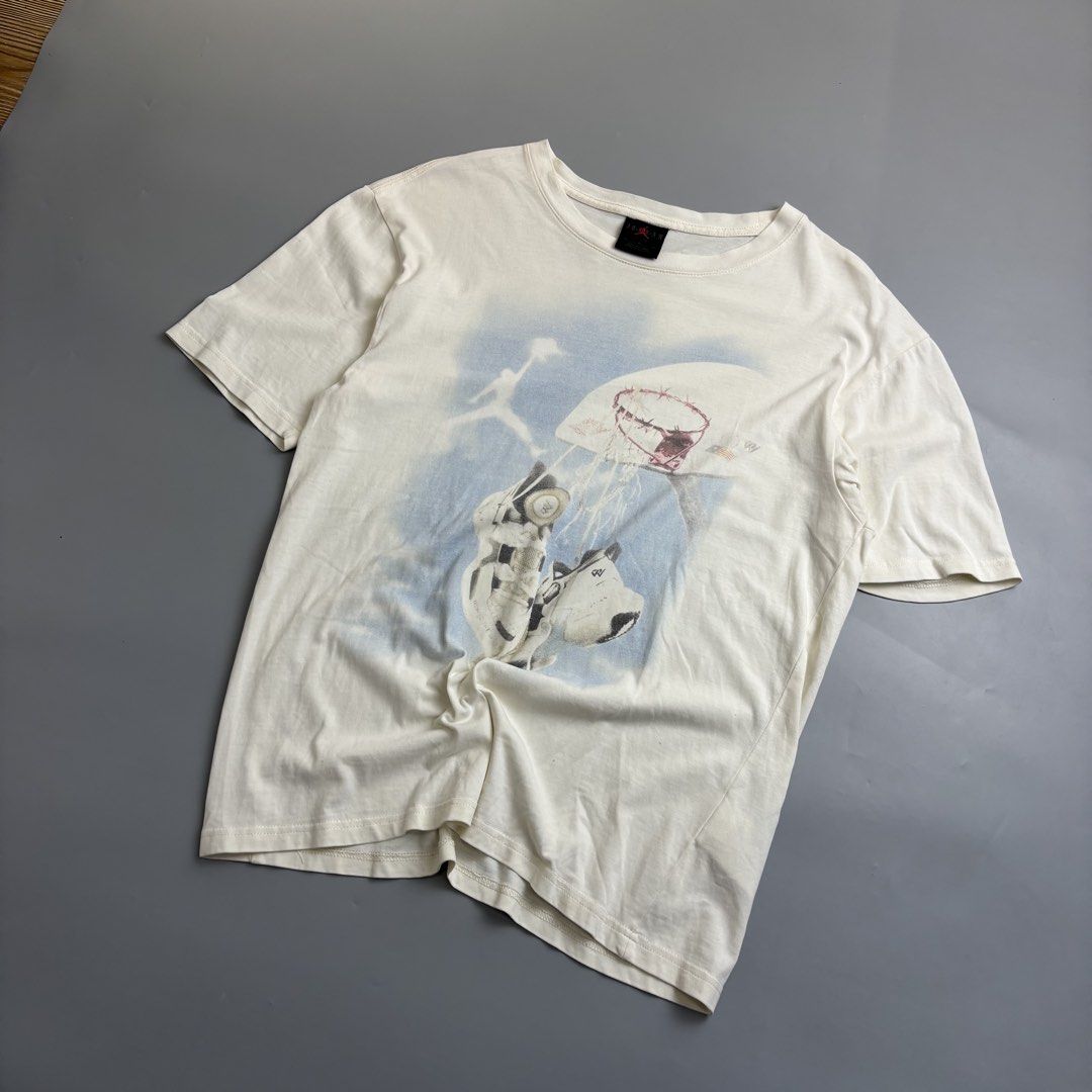 JORDAN (Category: Tshirts & Polo Shirts ) located in Taguig. Submitted by phil_thriftz (Listing ID 1468868554, Image 2). Description: DIMENSIONS: 21x26 ISSUE: need wash COLOR RATE: 9.5/10 CONDITION: Good condition .