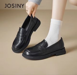 (Category: ) located in . Submitted by ladieswardrobe (Listing ID 1468811615, Image 1). Description: .