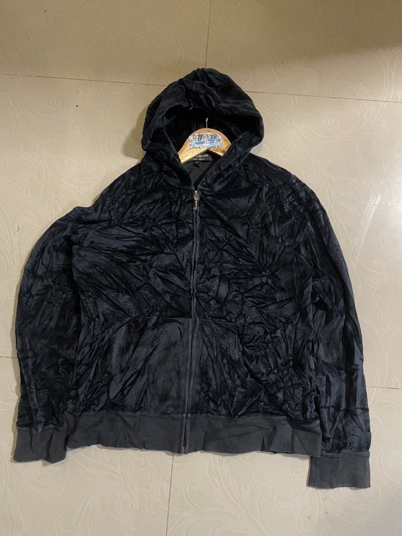 Juicy Couture (Category: Coats, Jackets and Outerwear) located in Manila. Submitted by rukasuu (Listing ID 1468836812, Image 1). Description: 20X26 velvet no issue.