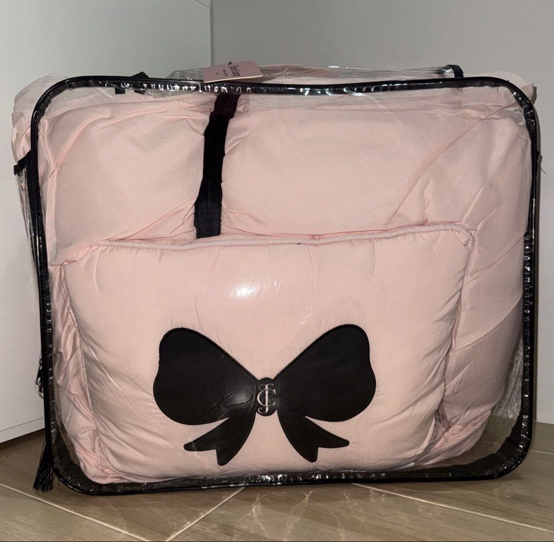 Juicy Couture Pink Comforter Set (Category: Bedding & Towels) located in Manila. Submitted by sheisdecluttering (Listing ID 1468926350, Image 2). Description: ORIGINAL FROM USA QUEEN SIZE BED LOC: PARAÑAQUE MOP: BPI LALAMOVE ONLY ❌ MEET UP .