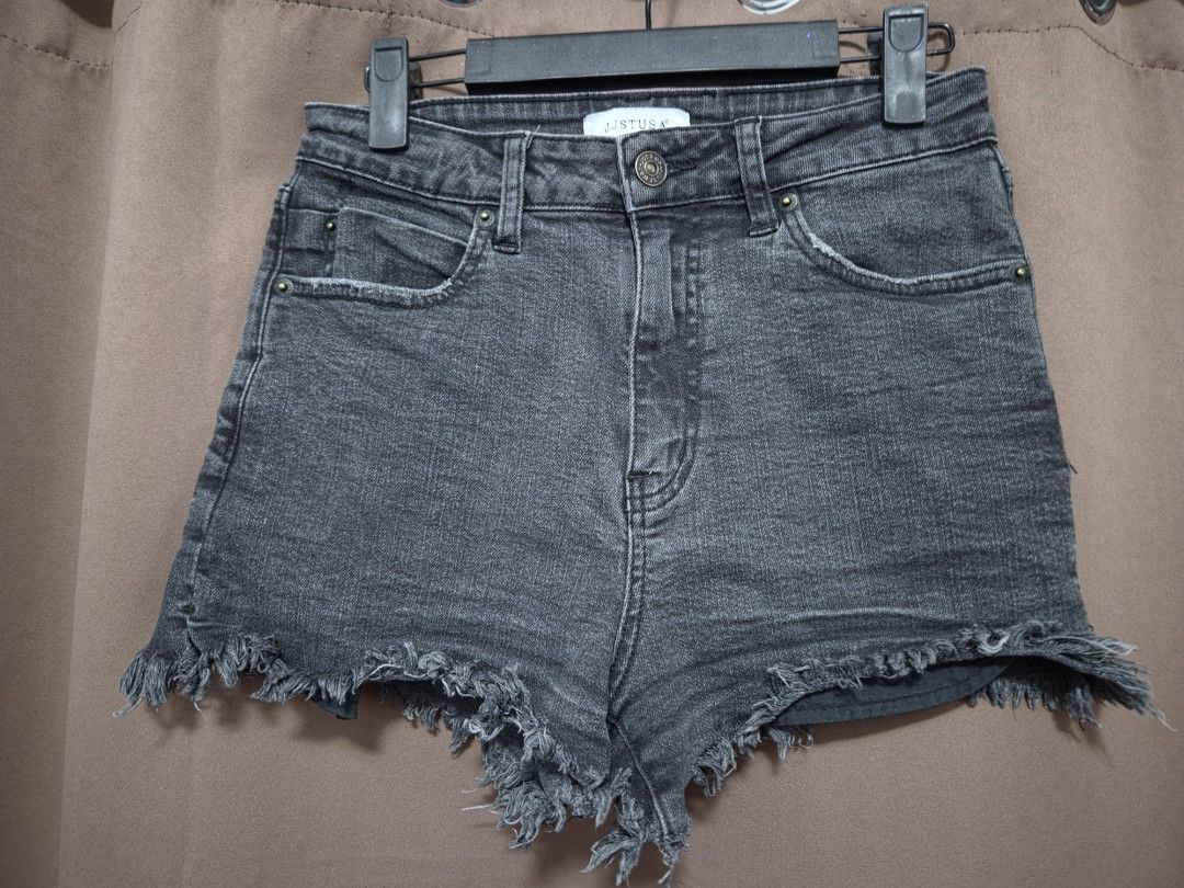 Justusa Denim Short 26 (Category: Shorts) located in Malolos. Submitted by aemcloset (Listing ID 1468856860, Image 1). Description: size 26 rise 10 length 12 semi stretch denim.