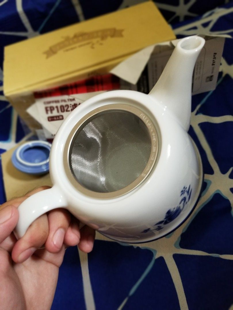 Kalita Twoway Dripset Ceramic Coffee Maker Set (Category: Coffee & Tea Tableware) located in Paranaque City. Submitted by m4rkjulius07672 (Listing ID 1468753763, Image 3). Description: - Authentic Kalita Twoway Dripset with original packaging - Beautiful blue and white ceramic pattern - Includes ceramic dripper pot and teapot with stainless steel mesh infuser - Comes with a coffee scoop and a pack of FP102 filter papers - Complete set, ready to u