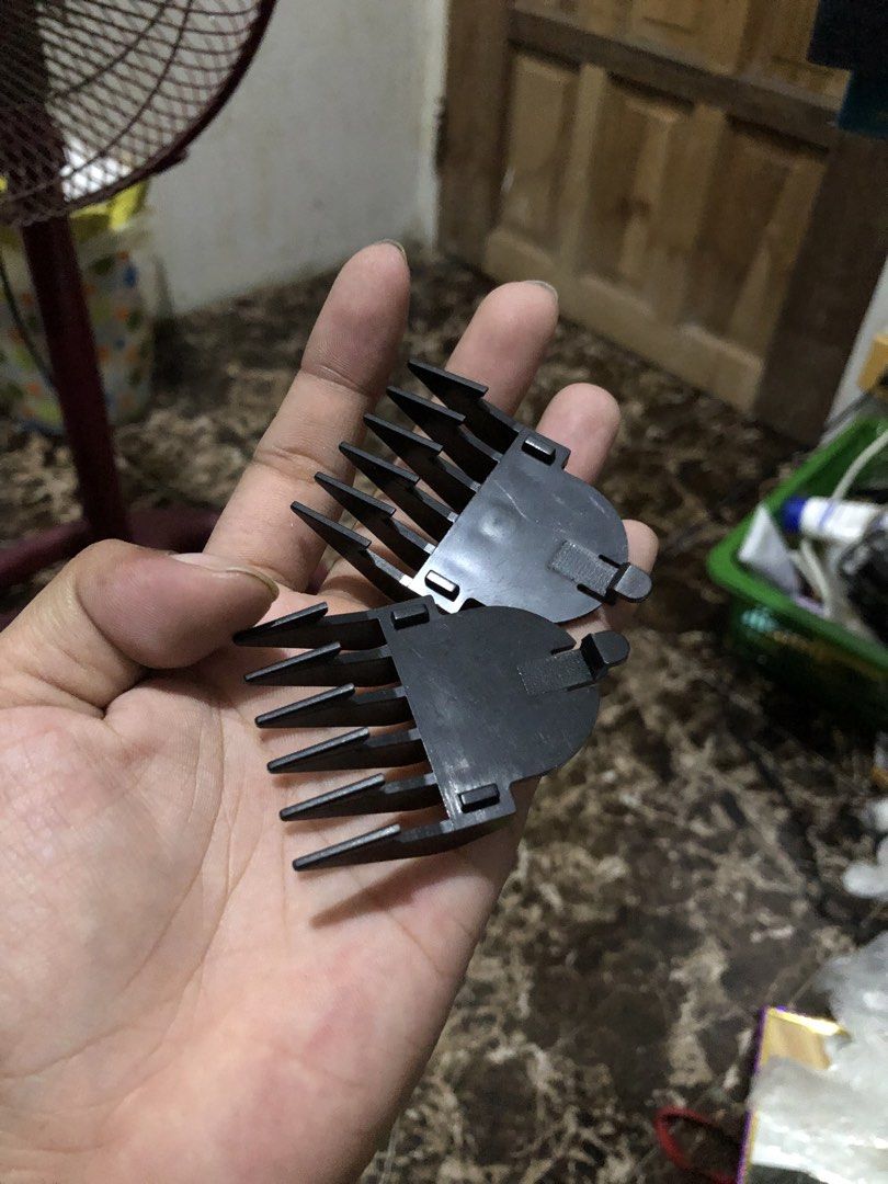 Sony Hair Trimmer Combs Set — 9mm & 12mm Attachments (Category: Hair Removal) located in San Juan, La Union. Submitted by declutteringog7 (Listing ID 1468720888, Image 3). Description: ✂️ Hair Clipper Guide Combs — Complete Listing 🏷️ Title: Sony Trimmer Combs Set — 9mm & 12mm Attachments 📋 Description: ✅ Set includes: • 1 × 9mm Guide Comb • 1 × 12mm Guide Comb ✅ Condition: Excellent — barely used, no cracks, no missing teeth ✅ Fit: Compatible 