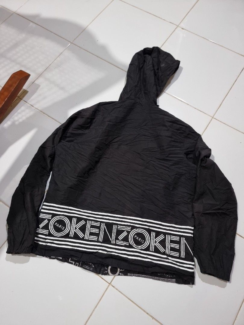 Kenzo Reversible Winbreaker hoodie jacket (Category: Coats, Jackets and Outerwear) located in Bugallon. Submitted by preloverelove07 (Listing ID 1468855241, Image 1). Description: Pangasinan Authentic Free shipping Large.