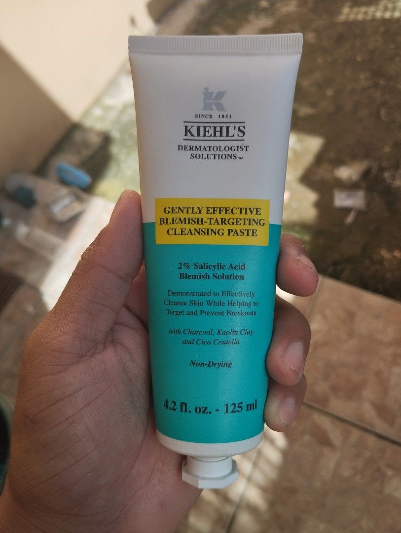 Kiehl's Gently Effective Acne Treating Cleansing Paste 125ml (Category: Face Care) located in Caloocan City. Submitted by jpot05 (Listing ID 1468760296, Image 1). Description: For Sale Brandnew Never use Authentic Sealed Reason for Sale: Spare only Bought at Shope e Official Store Price:1800 below srp Kiehl's Gently Effective Acne Treating Cleansing Paste 125ml Description -Helps to treat acne and prevent future Blemishes -Non-drying formula -99%