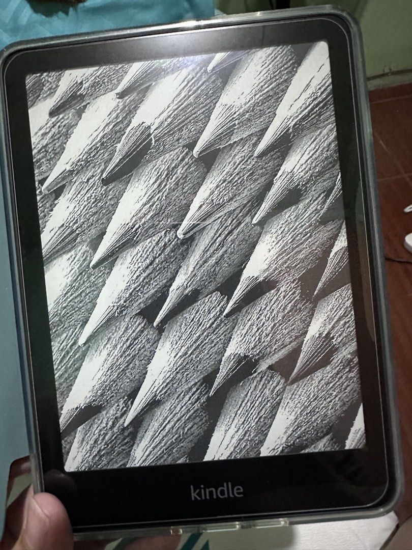 Kindle Gen 12 (Category: E-Readers) located in Pasay City. Submitted by khlxrys (Listing ID 1468812924, Image 2). Description: Almost Bnew 💯 No issue No Dents.