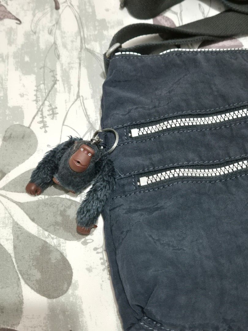 Kipling Bag (Category: Cross-body Bags) located in Pasig City. Submitted by rialuna_fire (Listing ID 1468883483, Image 2). Description: .