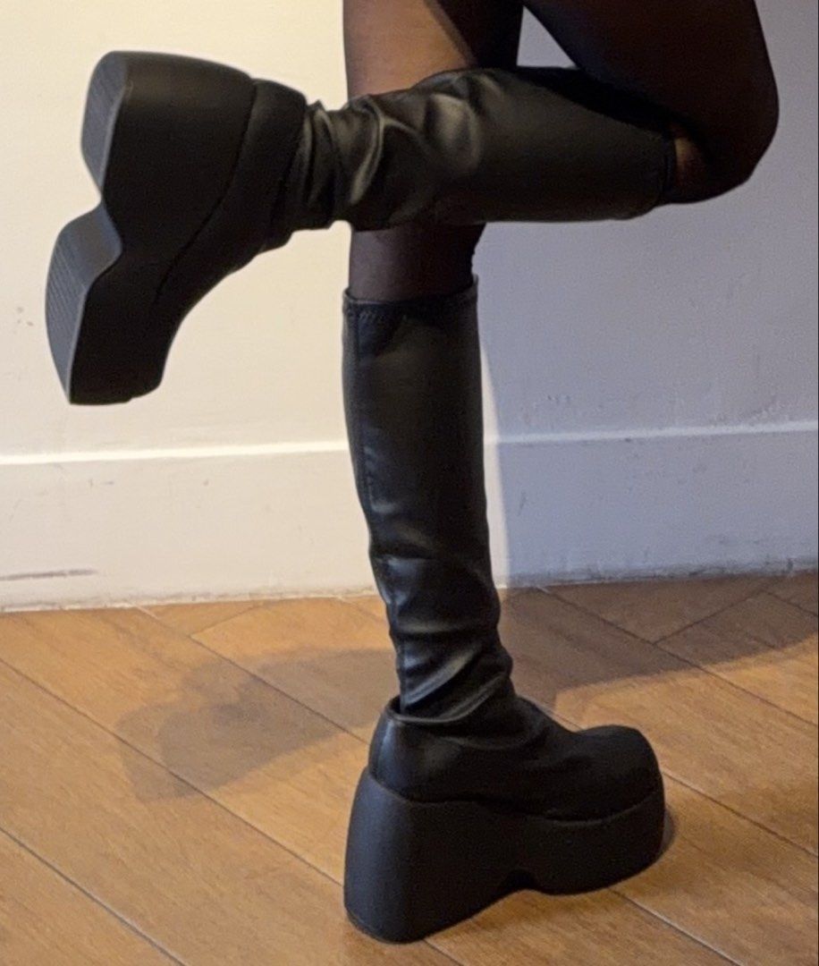 knee-high platform boots size 40 EU (Category: Boots) located in Muntinlupa City. Submitted by trishaswardrobe (Listing ID 1468910357, Image 2). Description: - microfiber lining - waterproof synthetic leather - hard rubber sole (lightweight) - 6cm heels - comfy to wear (had 12k steps on these) - used once for a concert had many compliments hehe -no flaws!!.