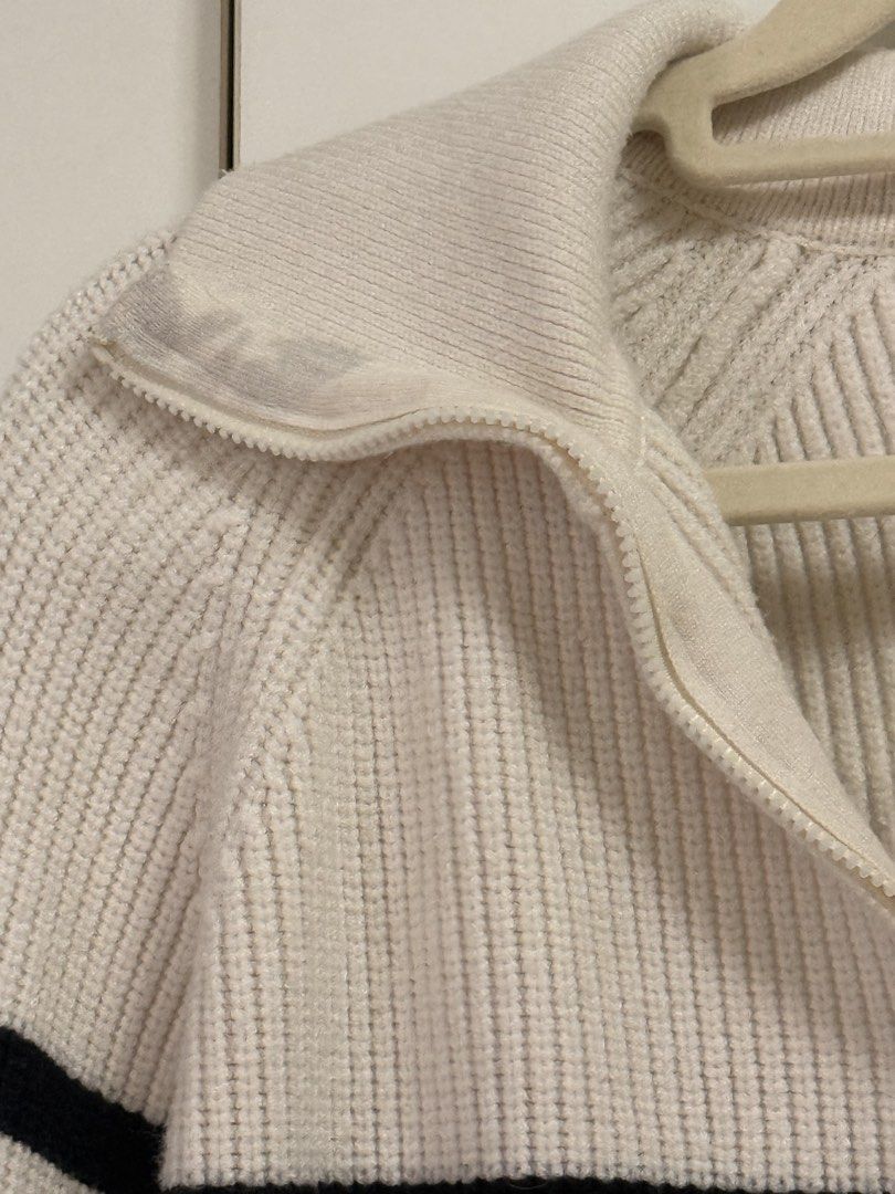 Knitted Office Top (Category: Longsleeves) located in Mandaluyong City. Submitted by ceeceedeclutterera (Listing ID 1468930210, Image 3). Description: Knitted Office Top • Thick and very high quality fabric • Good for office and cold places • Very stylish RFS: • not my style anymore • has stains from laundry.