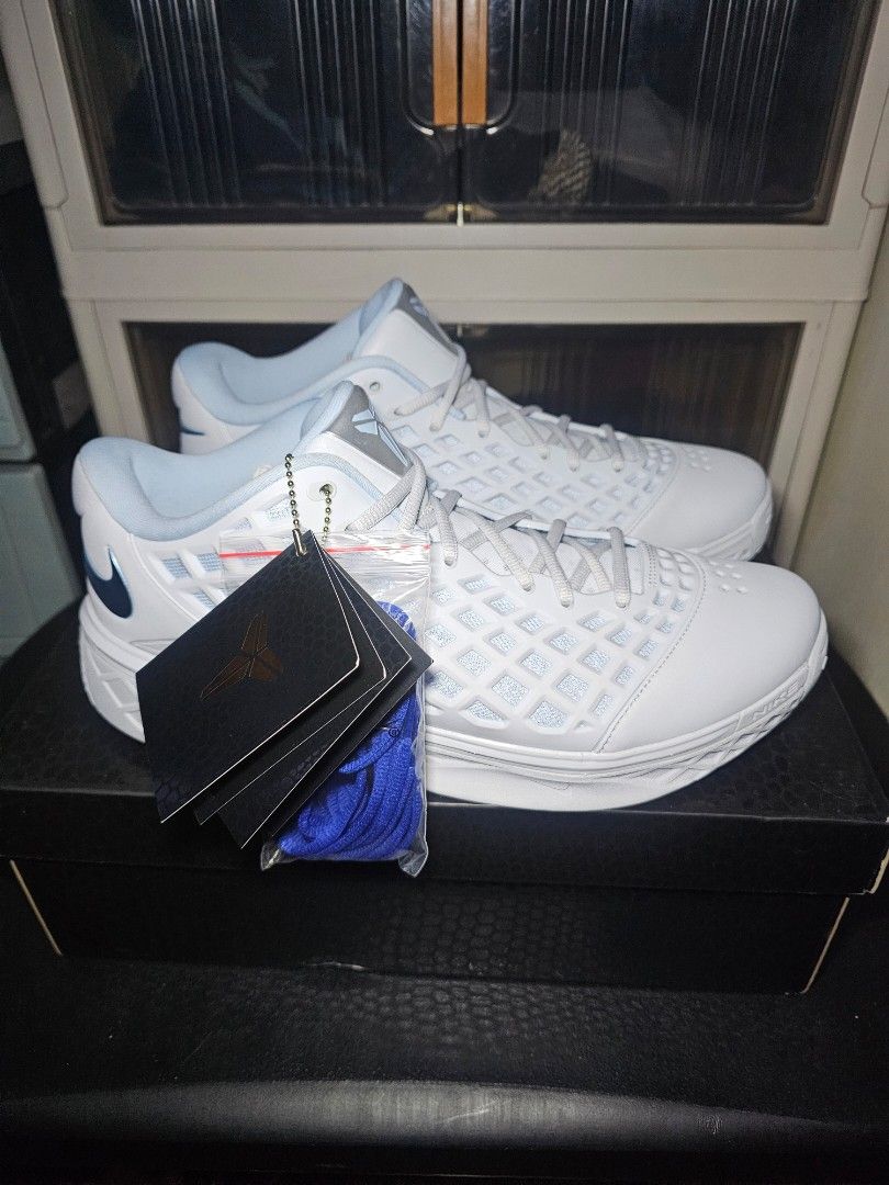 Kobe 3 Low Protro Pure Platinum Size 13 (Category: Casual Shoes) located in San Juan City. Submitted by frelite (Listing ID 1468817096, Image 3). Description: size 13 authentic san juan manila.