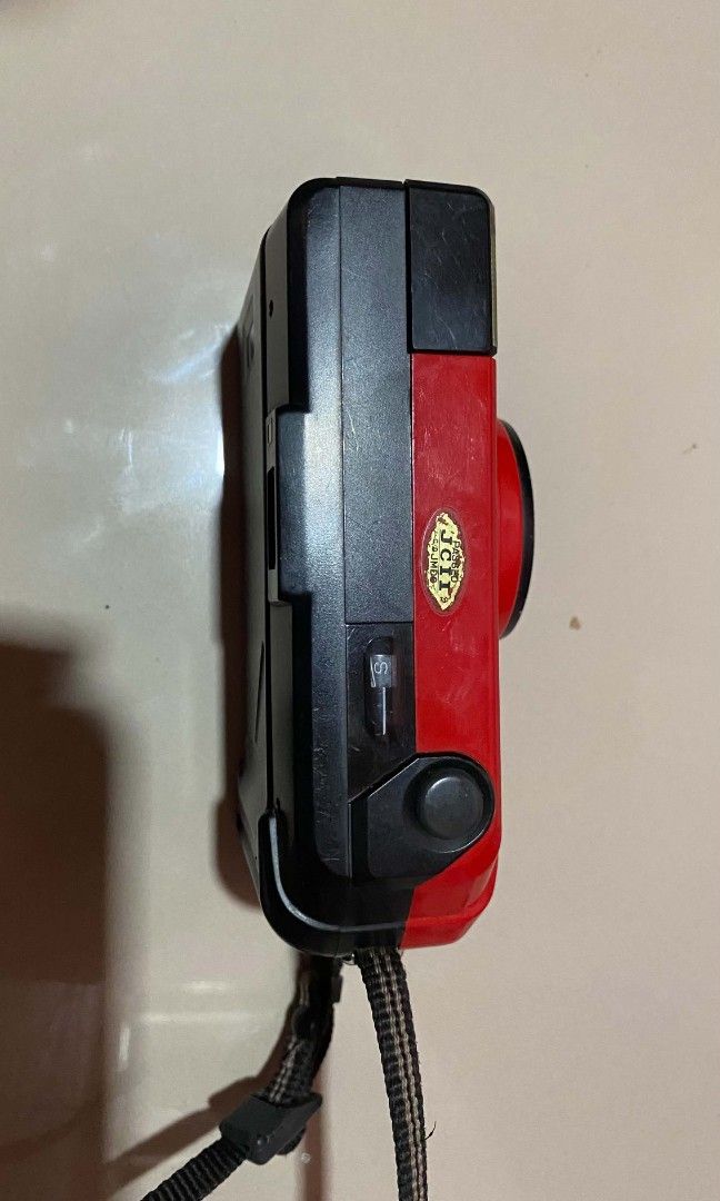 KONICA MT-7 ( MULTI-7 IN JAPAN (Category: Cameras) located in Manila. Submitted by minnie707 (Listing ID 1468808302, Image 3). Description: Up for sale is the classic Konica MT-7, a highly reliable and incredibly simple 35mm point-and-shoot film camera released in 1986. If you are looking for that authentic, nostalgic 80s film aesthetic without dealing with complicated settings, this is the perfect camera for you. It is excellent for beginners, s