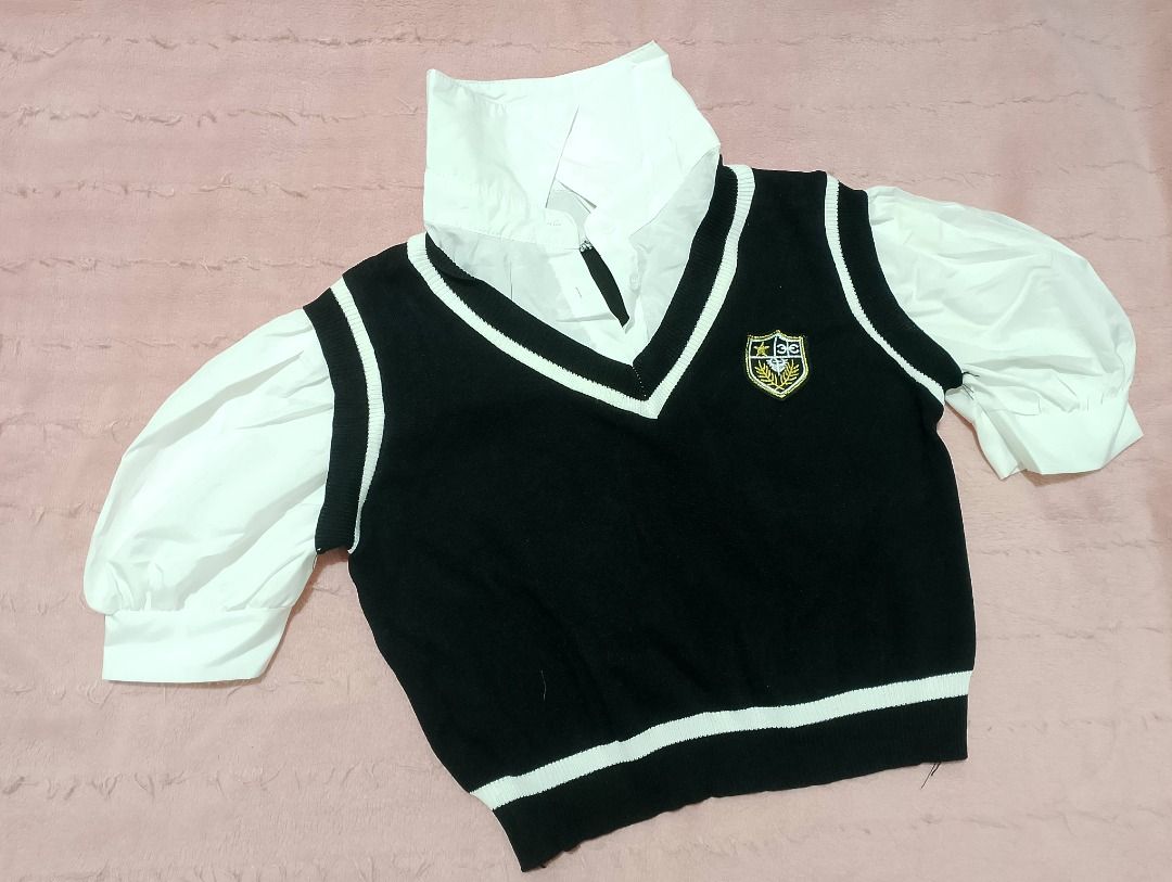korean high school vest top (Category: Blouses) located in Quezon City. Submitted by ivriory.wolfie (Listing ID 1468823813, Image 1). Description: Pre-owned Korean high school vest with detachable bow Stretchy bottom part Not hugging fit Versatile: pair with jeans or skirt Size S-M Reference Size: 5'2 ft, 49kg Location: Quezon City Landmark: Fishermall BUYER will shoulder shipping fee. MOP: E-wallets (Gcash/Maya).