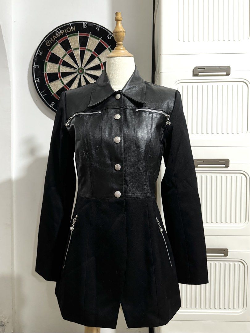 Korean Style Leather Coat (Category: Coats, Jackets and Outerwear) located in Manila. Submitted by thechobecloset (Listing ID 1468822810, Image 1). Description: FIX PRICE Size: S-M Thrifted.