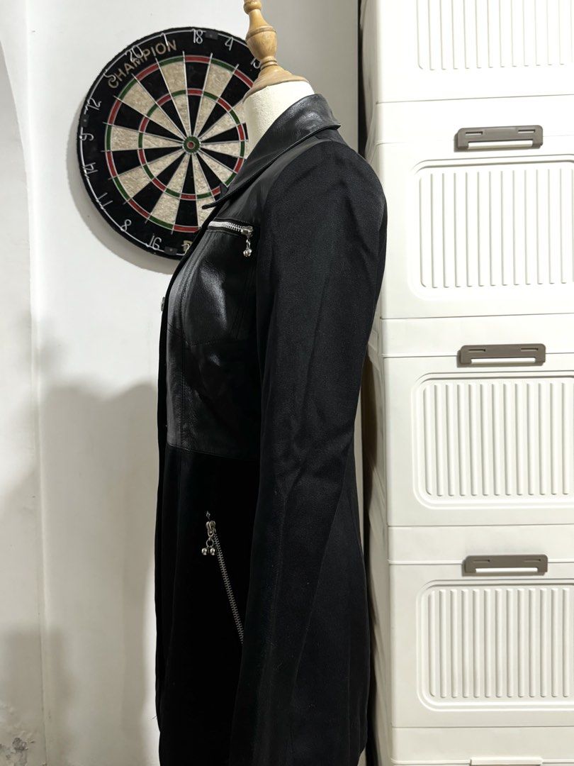 Korean Style Leather Coat (Category: Coats, Jackets and Outerwear) located in Manila. Submitted by thechobecloset (Listing ID 1468822810, Image 2). Description: FIX PRICE Size: S-M Thrifted.