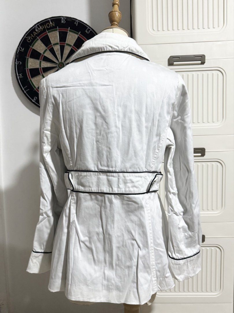 Korean Style White Coat (Category: Coats, Jackets and Outerwear) located in Manila. Submitted by thechobecloset (Listing ID 1468817176, Image 3). Description: FIX PRICE Size: S-M Thrifted.